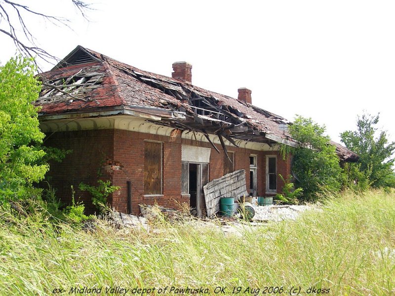ex-Midland Valley Pawhuska depot-002.jpg