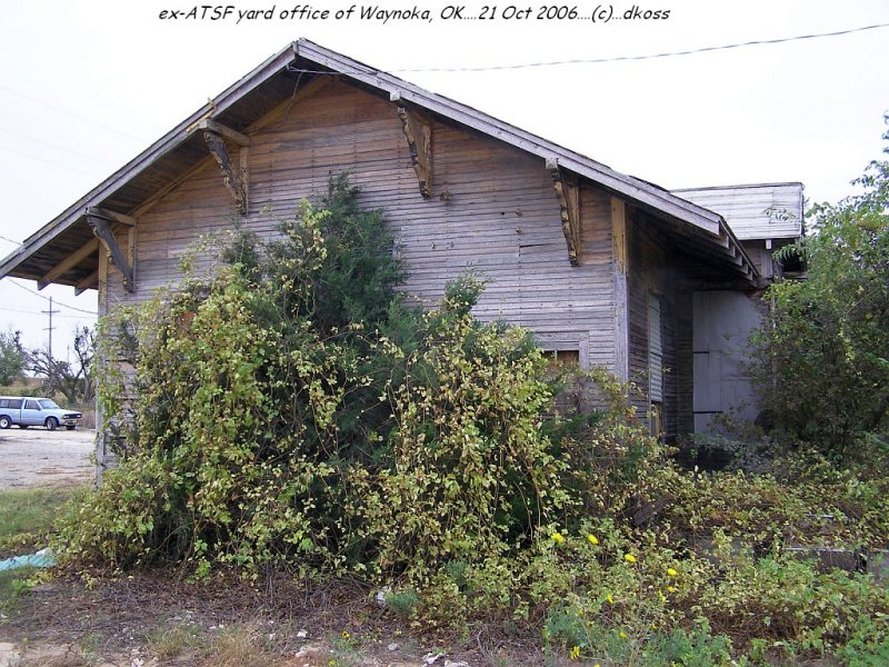 Waynoka ATSF yard office 007.jpg