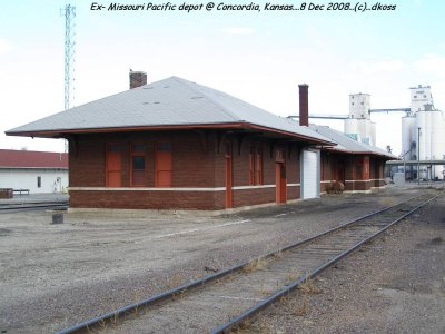 Ex- Missouri Pacific depot  Concordia KS 001.jpg