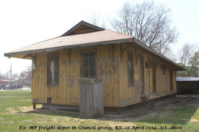 Ex- Council Grove KS MP freight depot 002.jpg