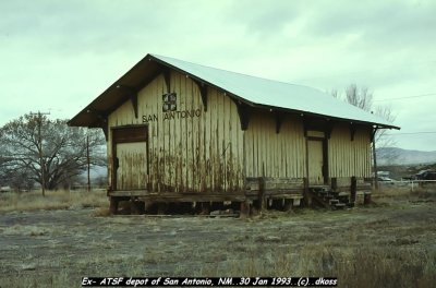 Ex-ATSF depot at San Antonio NM 002.jpg