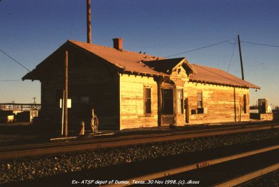 Ex- ATSF depot of Dumas TX -002.jpg