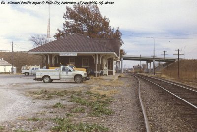 MP depot  Falls City NE-002.jpg