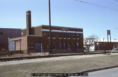 Ex-ATSF freight depot of WinfieldKS 003.jpg