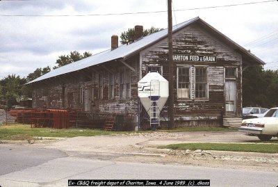 Ex-CBQ freight depot of Chariton IA-002.jpg