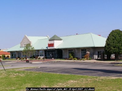 Ex- MP depot of Joplin MO-002.jpg