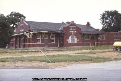 Ex-ATSF depot of Marion KS-002.jpg