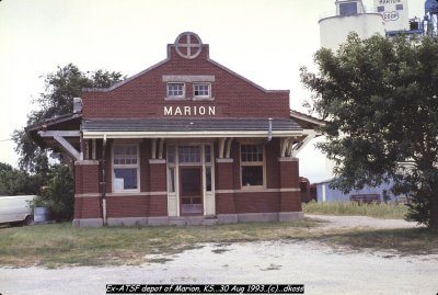 Ex-ATSF depot of Marion KS-003.jpg