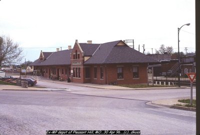 Ex-MP depot of Pleasant Hill MO-002.jpg