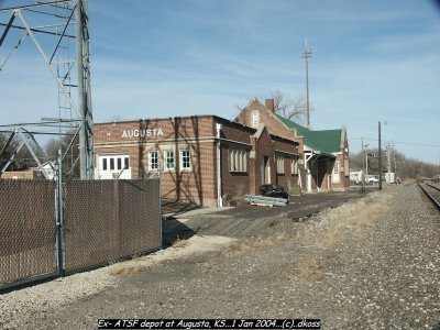 Ex-ATSF depot  Augusta KS 002.jpg