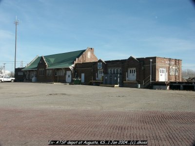 Ex-ATSF depot  Augusta KS 004.jpg