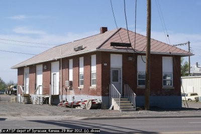Ex-ATSF depot of Syracuse KS-002.jpg
