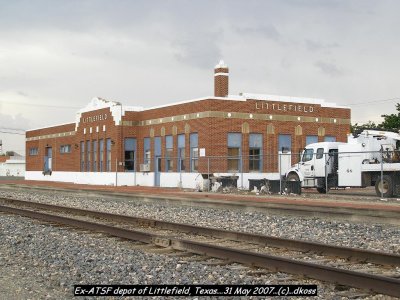 Littlefield ATSF Depot 002.jpg