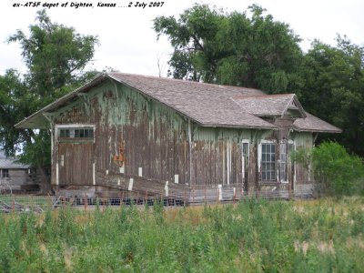 ex- Dighton KS ATSF depot- 001.jpg