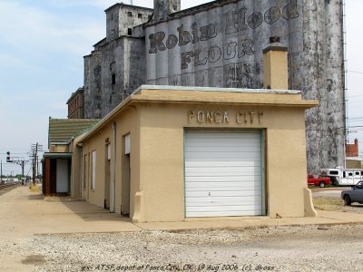 ex-ATSF depot of Ponca City OK-002.jpg
