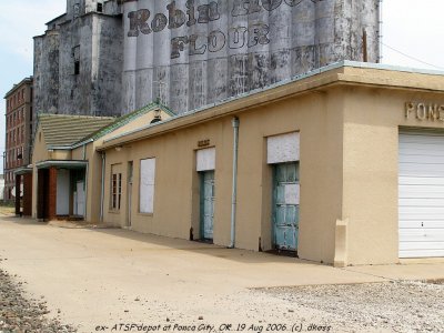 ex-ATSF depot of Ponca City OK-003.jpg