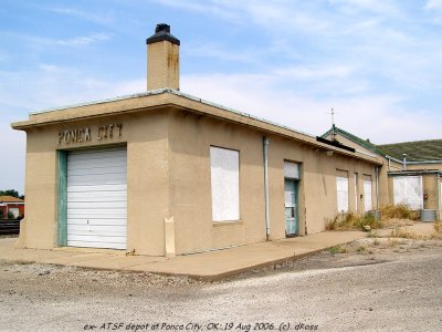 ex-ATSF depot of Ponca City OK-004.jpg