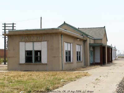 ex-ATSF depot of Ponca City OK-005.jpg