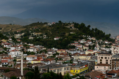 The storm is coming, Berat