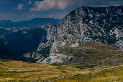 Dobri Do 1700m with Lojanik lower summit 2032m and Kljestina Gorge on the left, Durmitor NP