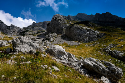 Western hiking trail to Ilin Do pass 2230m, Prutas 2393m behind, Durmitor NP