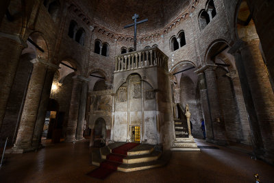 Santo Sepolcro, Abbazia di Santo Stefano, Bologna