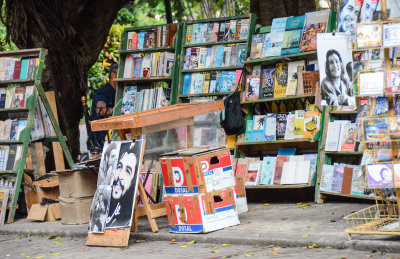 Sparse-Havana-Book-Stalls.jpg