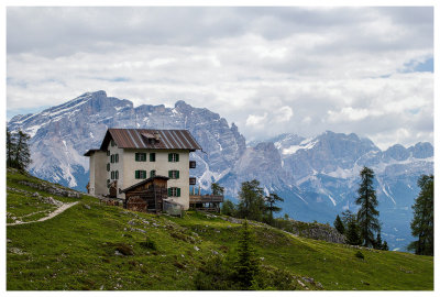 Rifugio Gardenacia from the trail