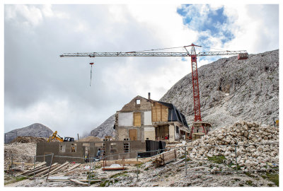 Rifugio Antermoia under construction