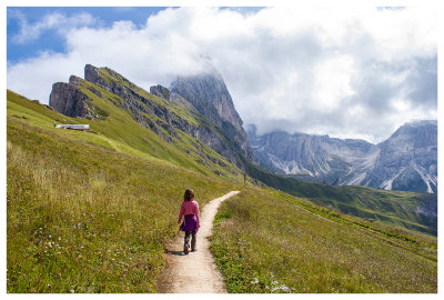 Hitting the trail from Seceda