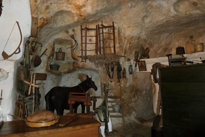 940 Casa grotta di vico solitario P1170655.jpg