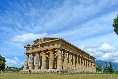 466 Paestum Temple of Neptune-Poseidon west front .jpg