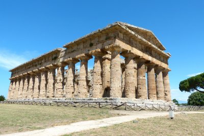 468 Paestum Temple of Neptune-Poseidon east front P1040944.jpg