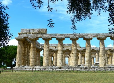 486 Paestum Temple of Hera - Basilica P1040748.jpg