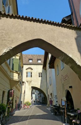 315 Bolzano arcaded streets.jpg