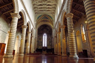 104 Orvieto Duomo interior 2015 1.jpg