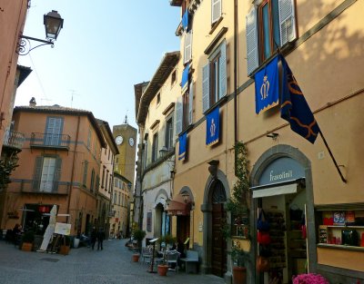 113 Orvieto via del Duomo.jpg