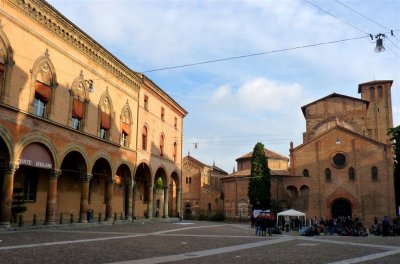 237 Bologna Piazza S Stefano.jpg