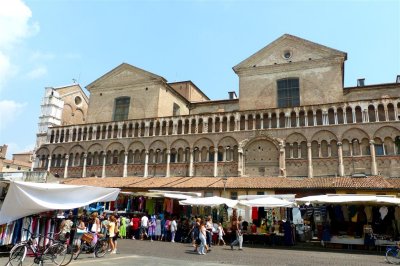 450 148 Ferrara Pz Trento e Trieste.jpg