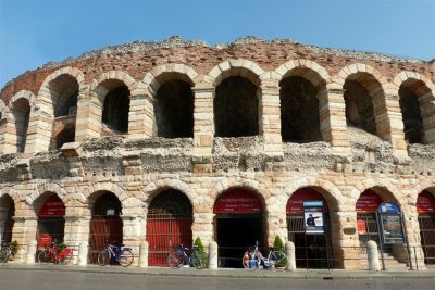 438 138 Verona Arena di Verona, Piazza Bra.jpg