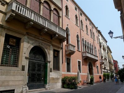 592 Vicenza Corso Palladio.JPG