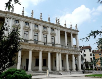 629 Vicenza Palazzo Chiericati.JPG