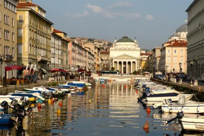 757 150 Trieste Grand canal.jpg