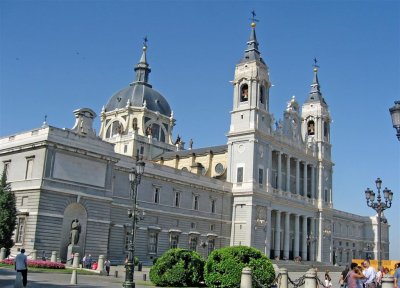 235 Catedral Madrid.JPG