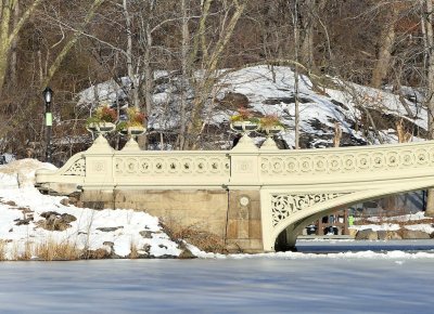 431 Central Park snow bow bridge 2016.jpg