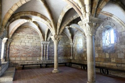 555 Cloisters 2016 12 Pontaut Chapter House.jpg