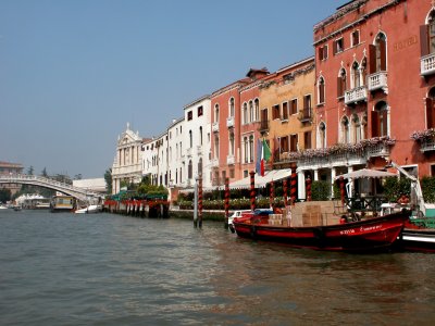 112 Grand Canal 04.jpg