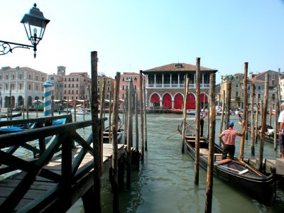 143 Rialto 04.jpg