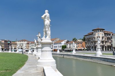 133 Padova Prato della Valle 2016.jpg