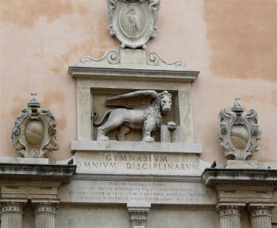 207 Padova Piazza Cavour Palazzo del Bo.JPG